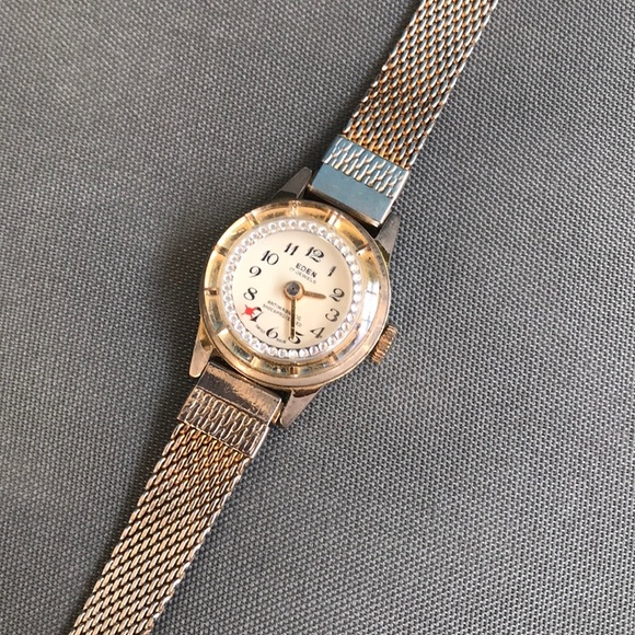 vintage bangle with gold watch - Picture 2 of 5